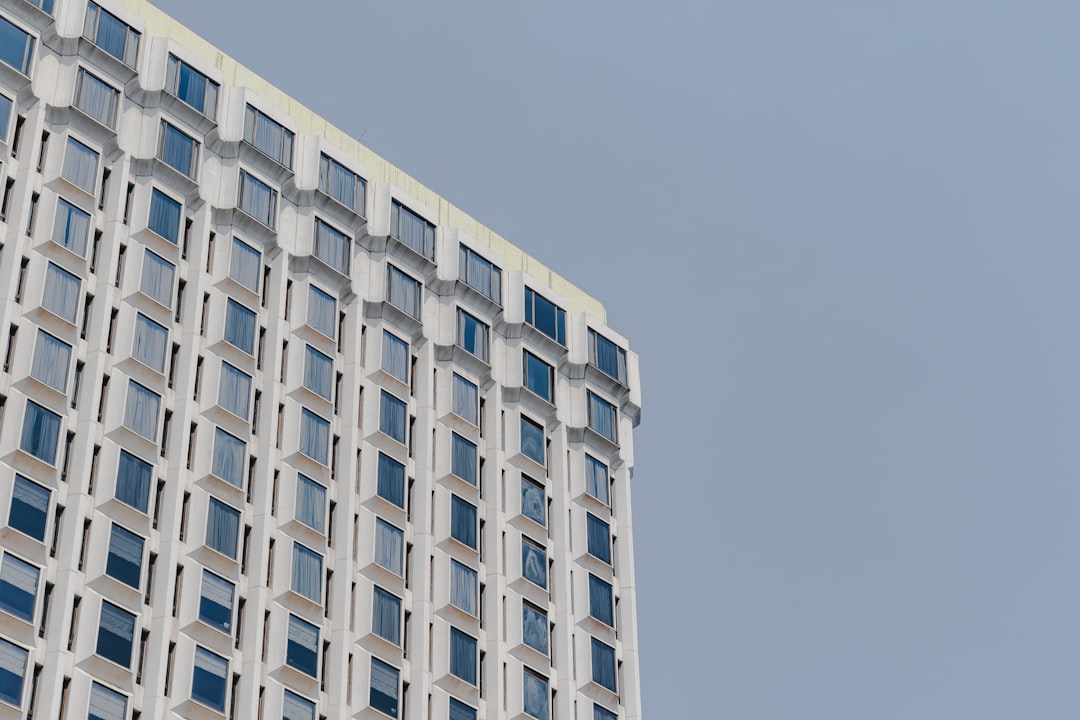 find-your-perfect-singapore-stay-luxe-to-budget-1745874519340