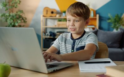 10 Side Hustles That Won’t Disappear in the AI Era