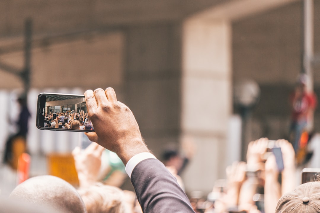 your-guide-to-becoming-a-multi-platform-digital-influencer-in-2026-1784657268550
